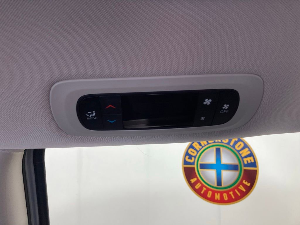 Used 2023 Chrysler Voyager LX FWD image 17