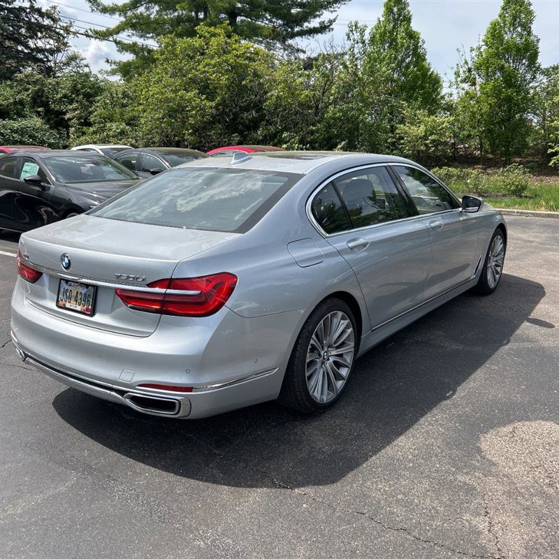 Used 2018 BMW 750Li xDrive AWD/4WD image 2