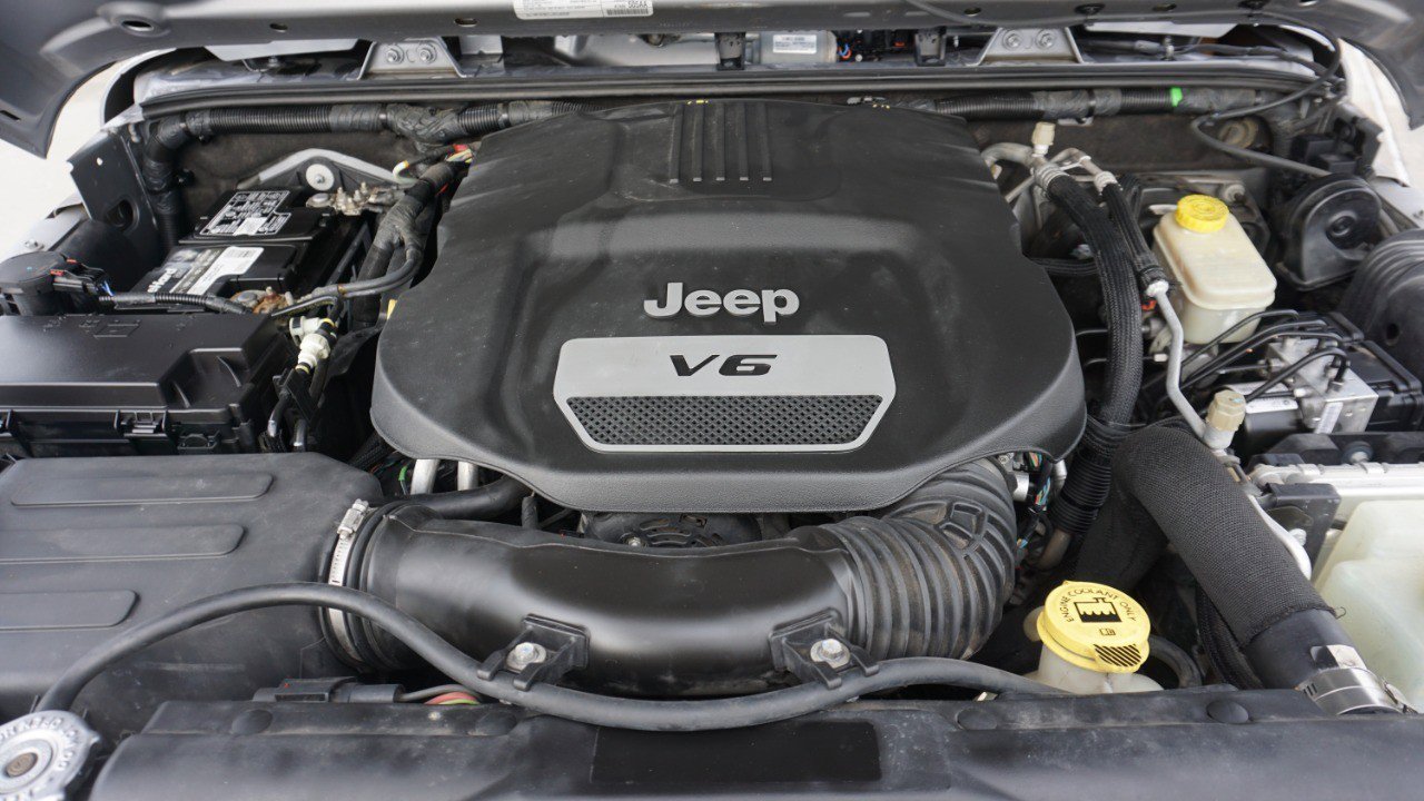 Used 2016 Jeep Wrangler Unlimited Sport w/ Connectivity Group image 29