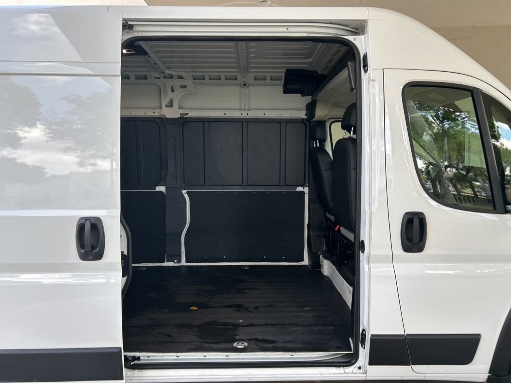 Used 2025 RAM ProMaster 2500 w/ Convenience Group FWD image 28