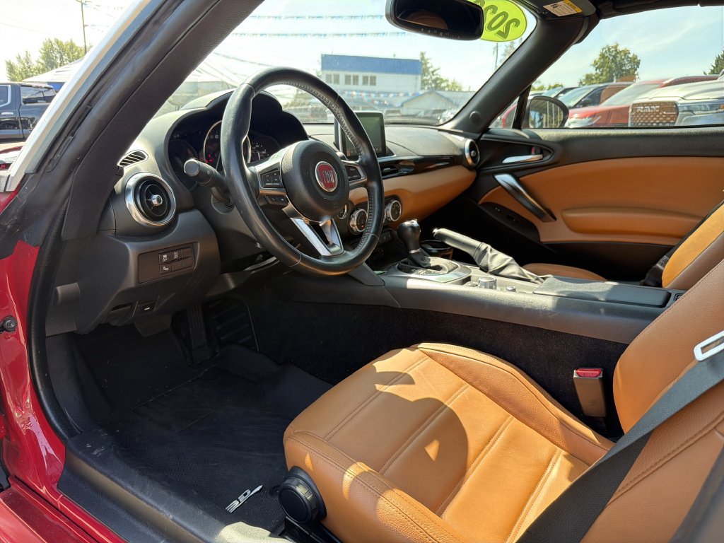 Used 2020 FIAT 124 Spider Lusso w/ Convenience Group RWD image 8