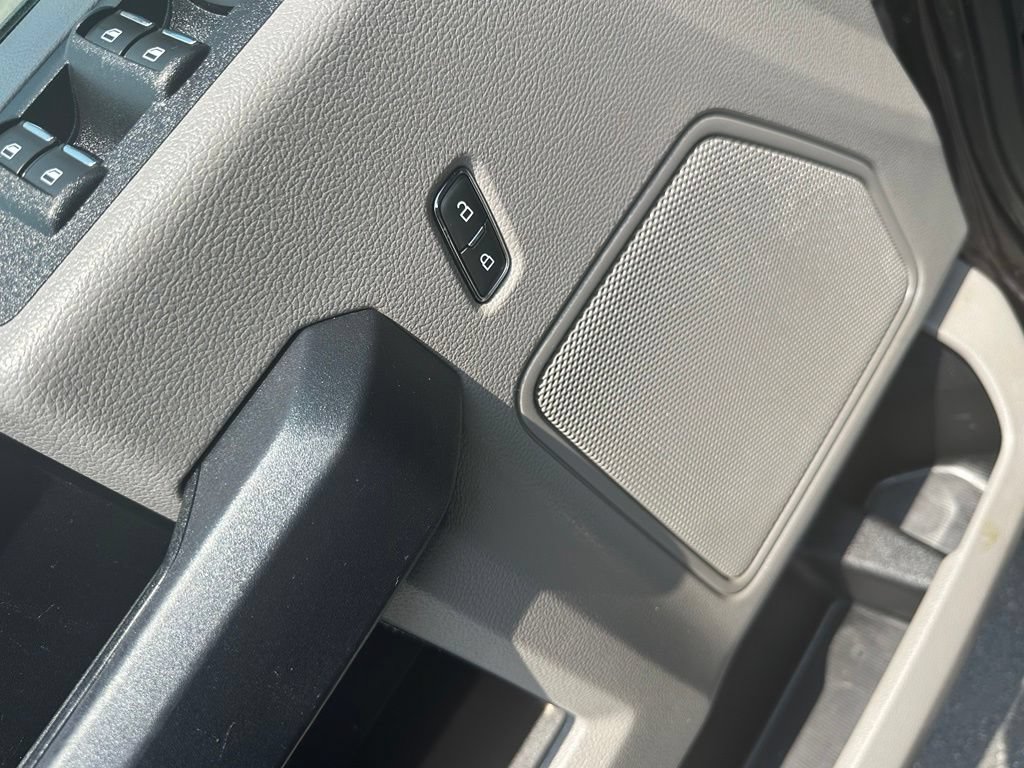Used 2019 Ford F150 XL w/ Equipment Group 101A Mid AWD/4WD image 13