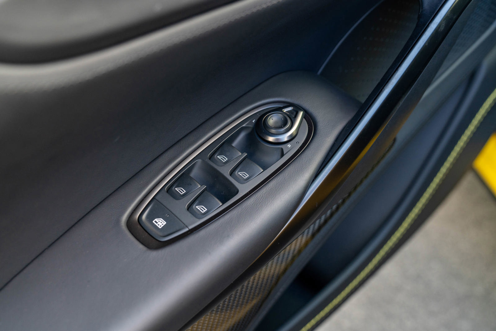 Used 2023 Aston Martin DBX 707 image 14