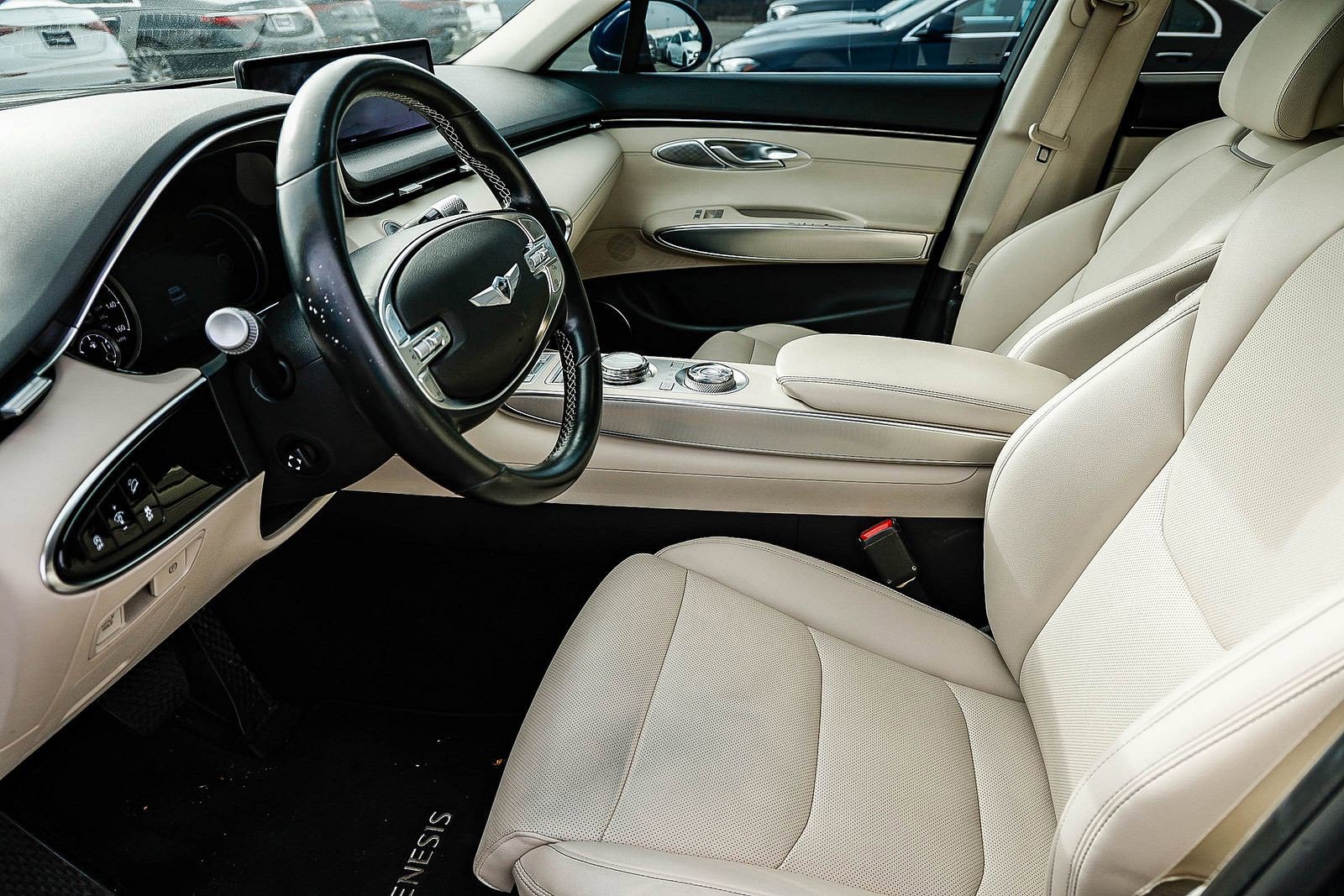 Used 2022 Genesis GV70 2.5T w/ Select Package image 5