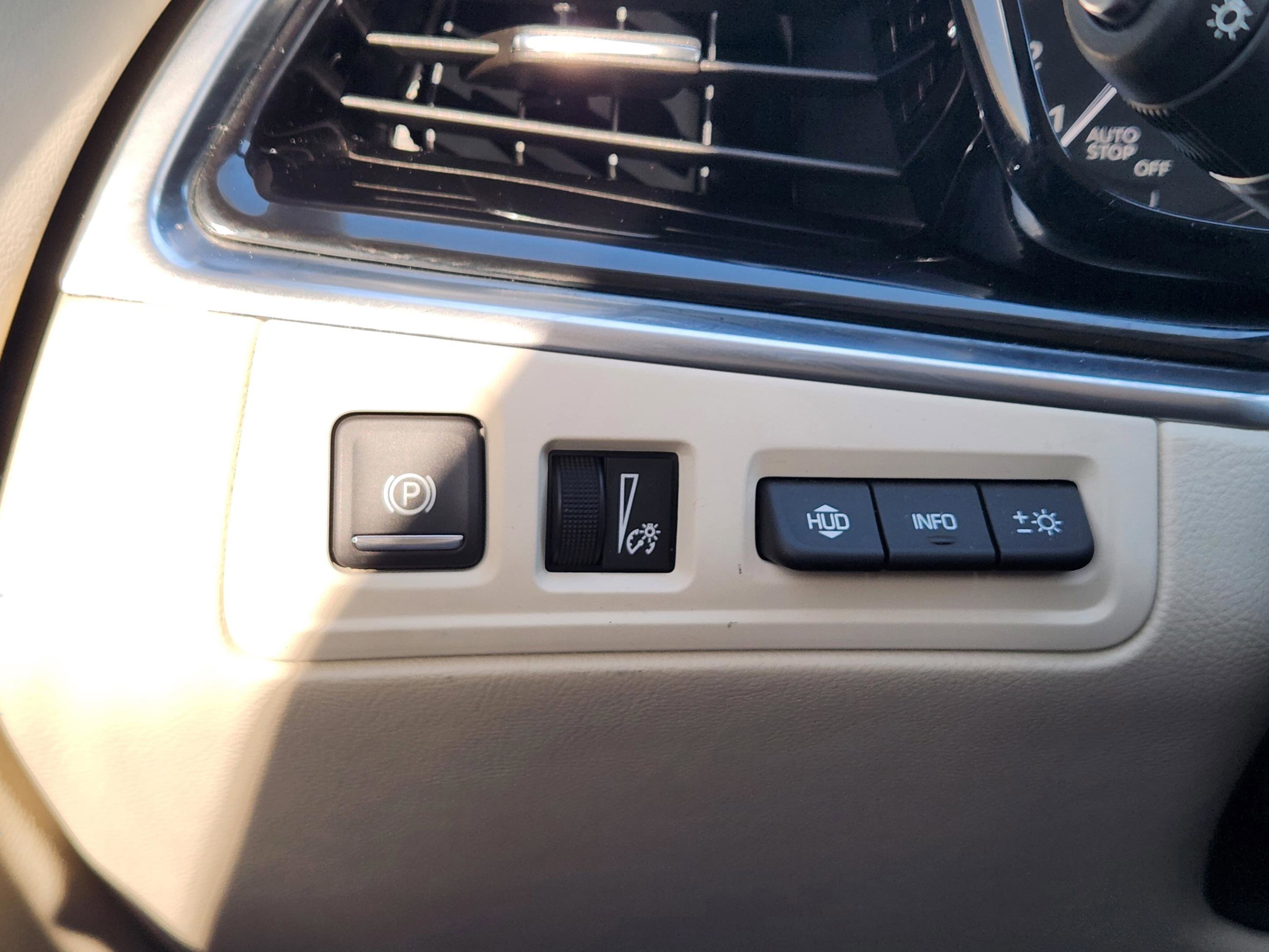 Used 2022 Cadillac XT6 Premium Luxury w/ Technology Package image 26