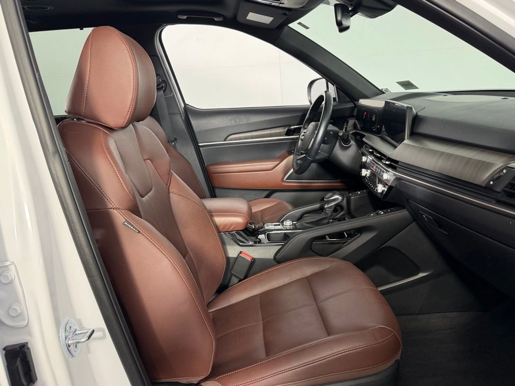 Used 2024 Kia Telluride EX w/ EX Captain's Chair Package FWD image 30