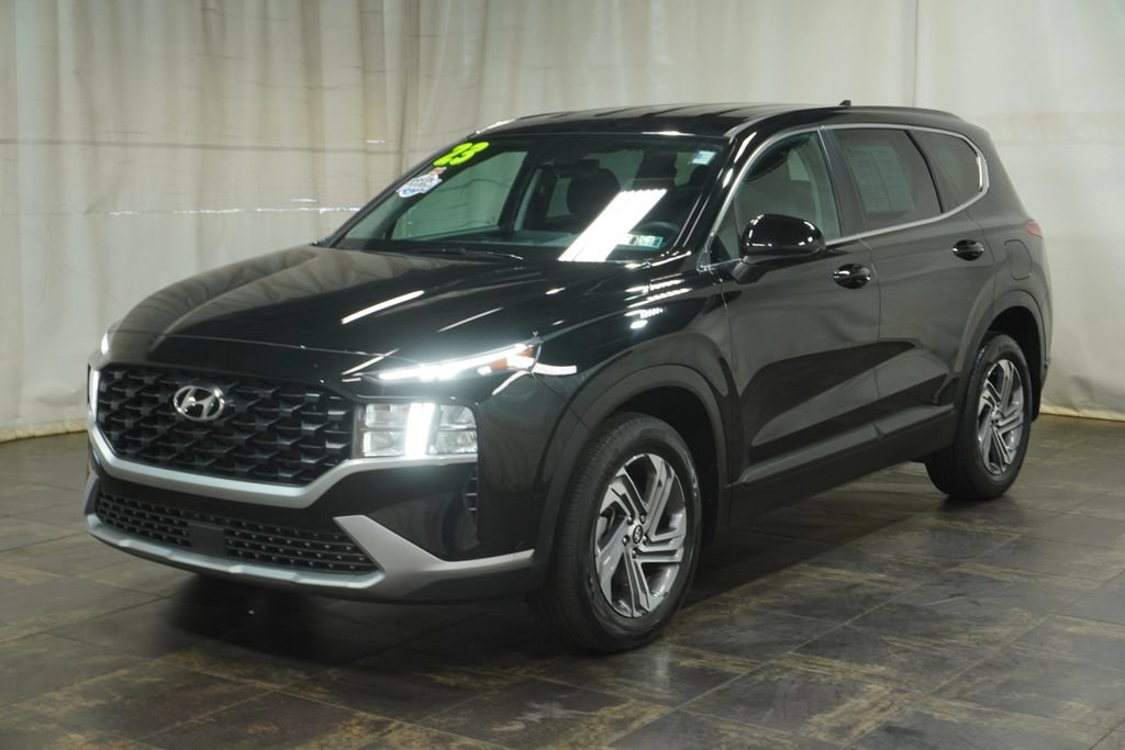 Used 2023 Hyundai Santa Fe SE FWD image 2