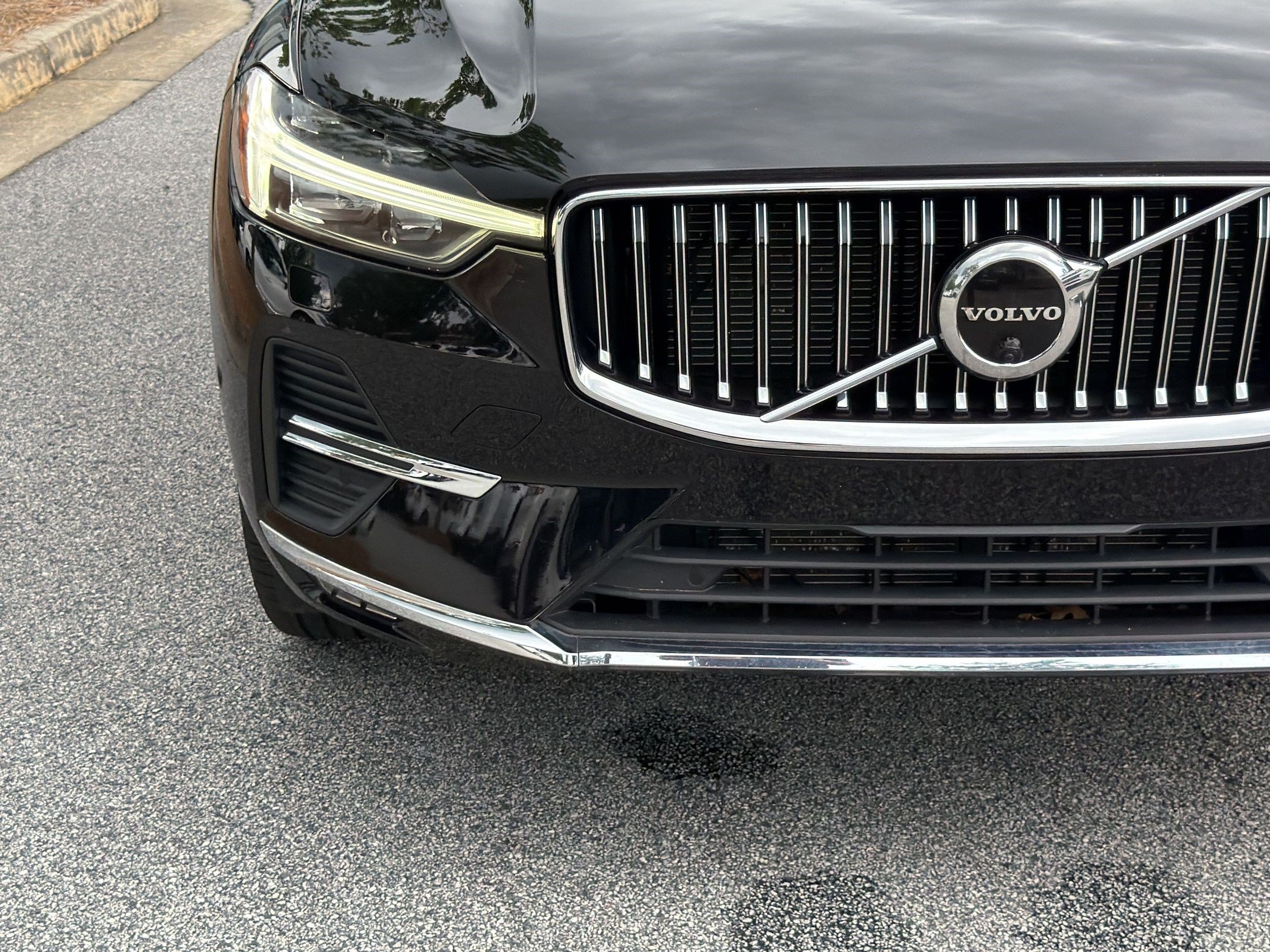 Used 2023 Volvo XC60 B5 Plus w/ Protection Package Premier FWD image 28