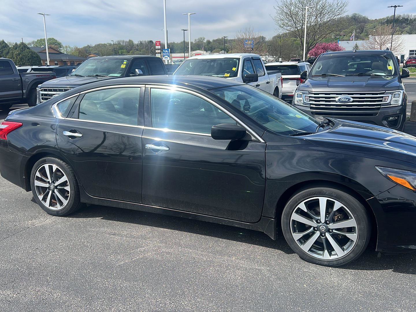 Used 2016 Nissan Altima 3.5 SR FWD image 2