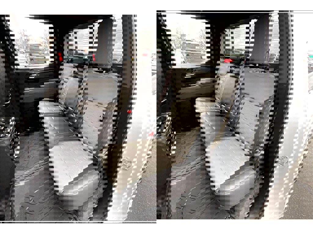 Used 2025 Chevrolet Silverado 1500 ZR2 w/ Technology Package image 27