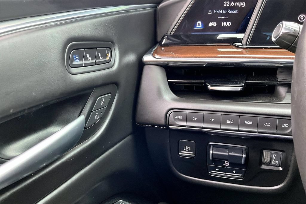 Used 2024 Cadillac Escalade ESV Sport Platinum w/ LPO, Floor Liner Package AWD/4WD image 24