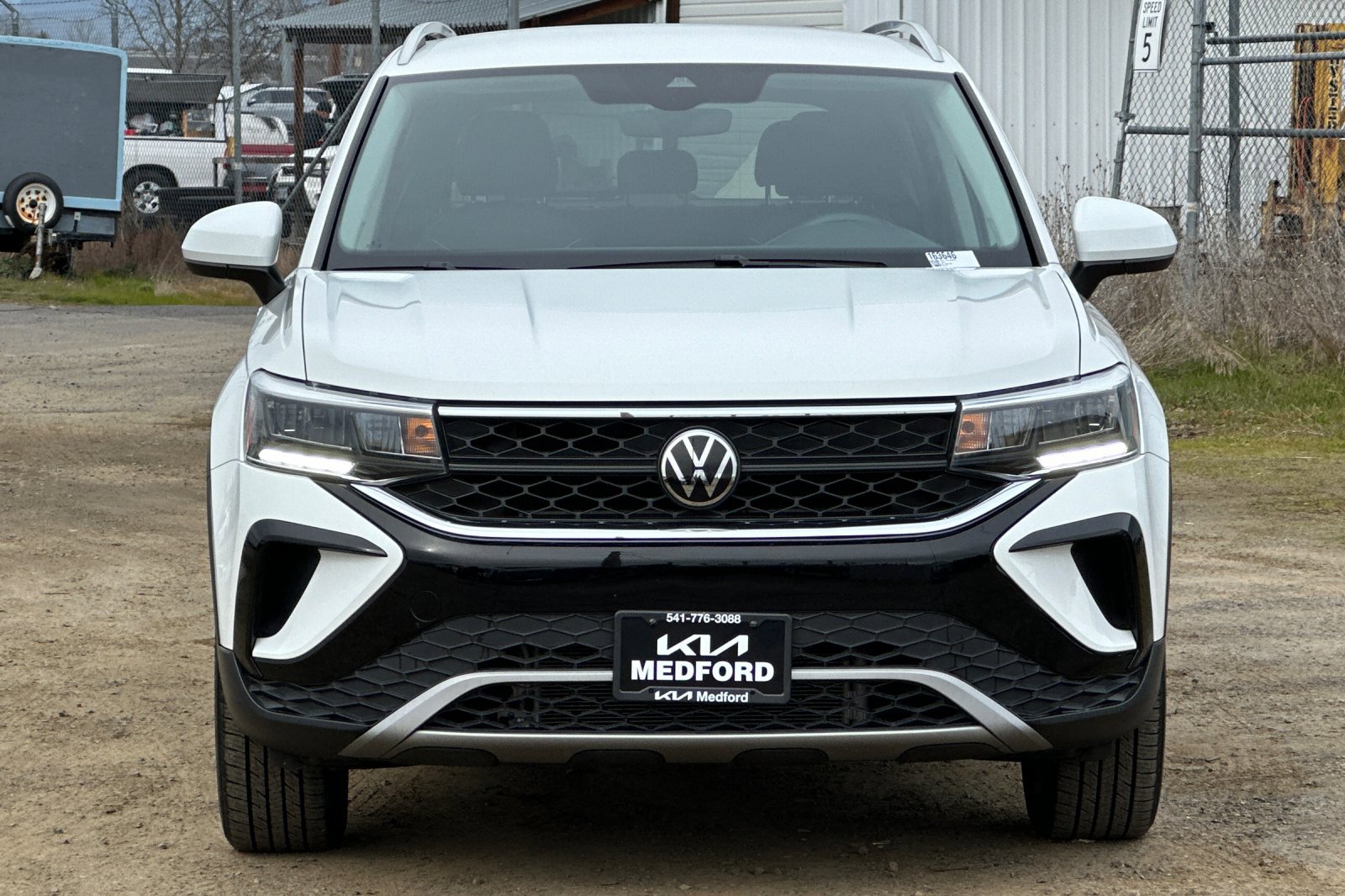 Used 2024 Volkswagen Taos SE image 10