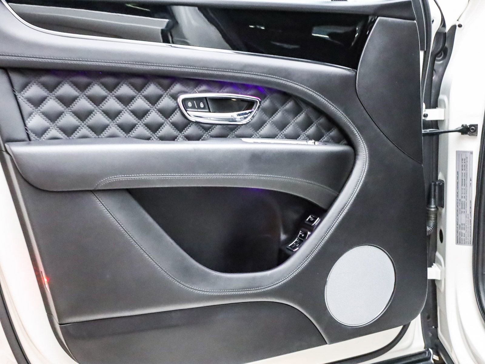 Used 2021 Bentley Bentayga image 19