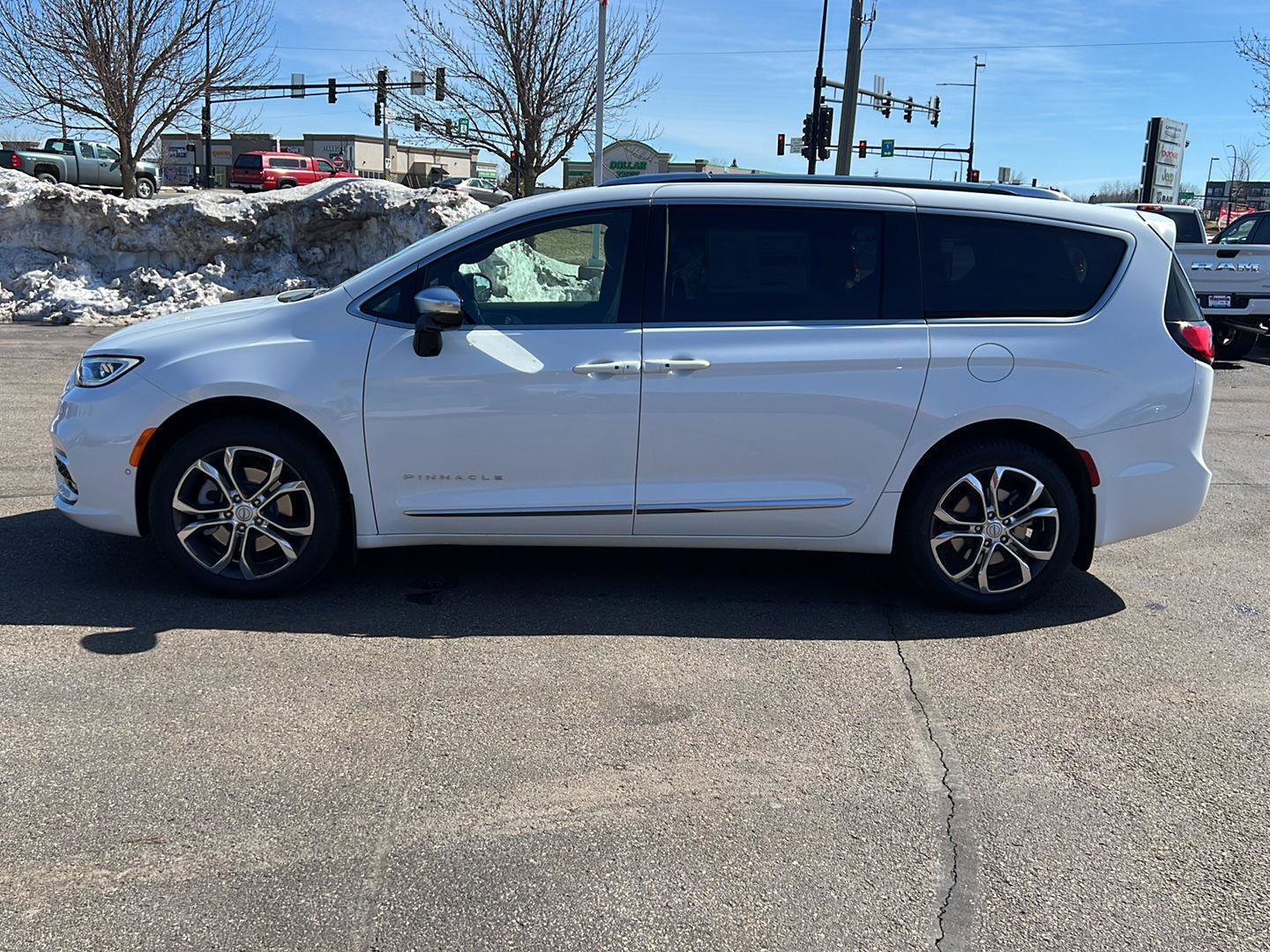 New 2026 Chrysler Pacifica Pinnacle AWD/4WD image 4