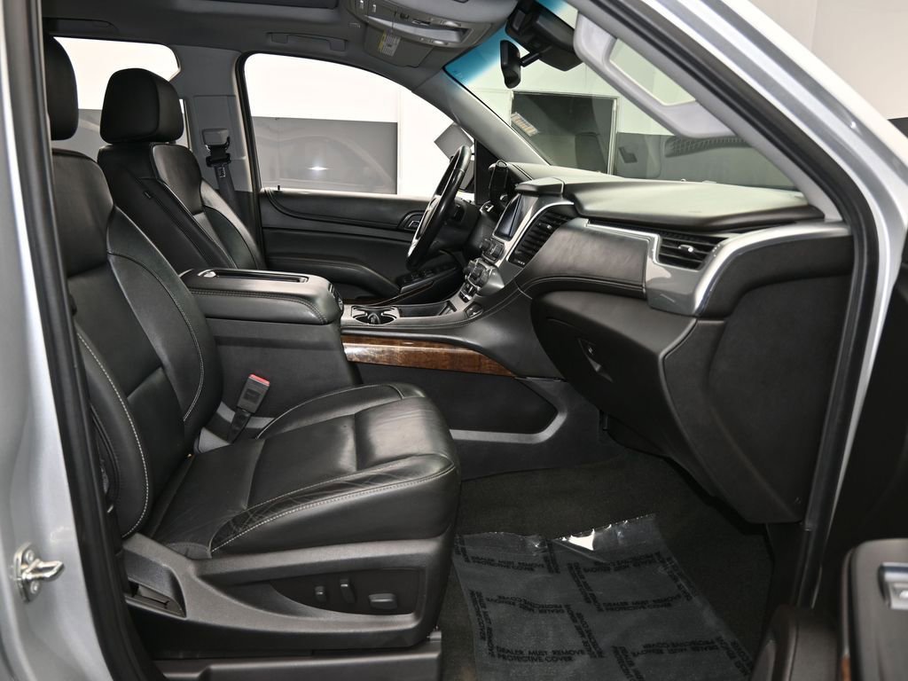 Used 2018 Chevrolet Suburban LT image 55