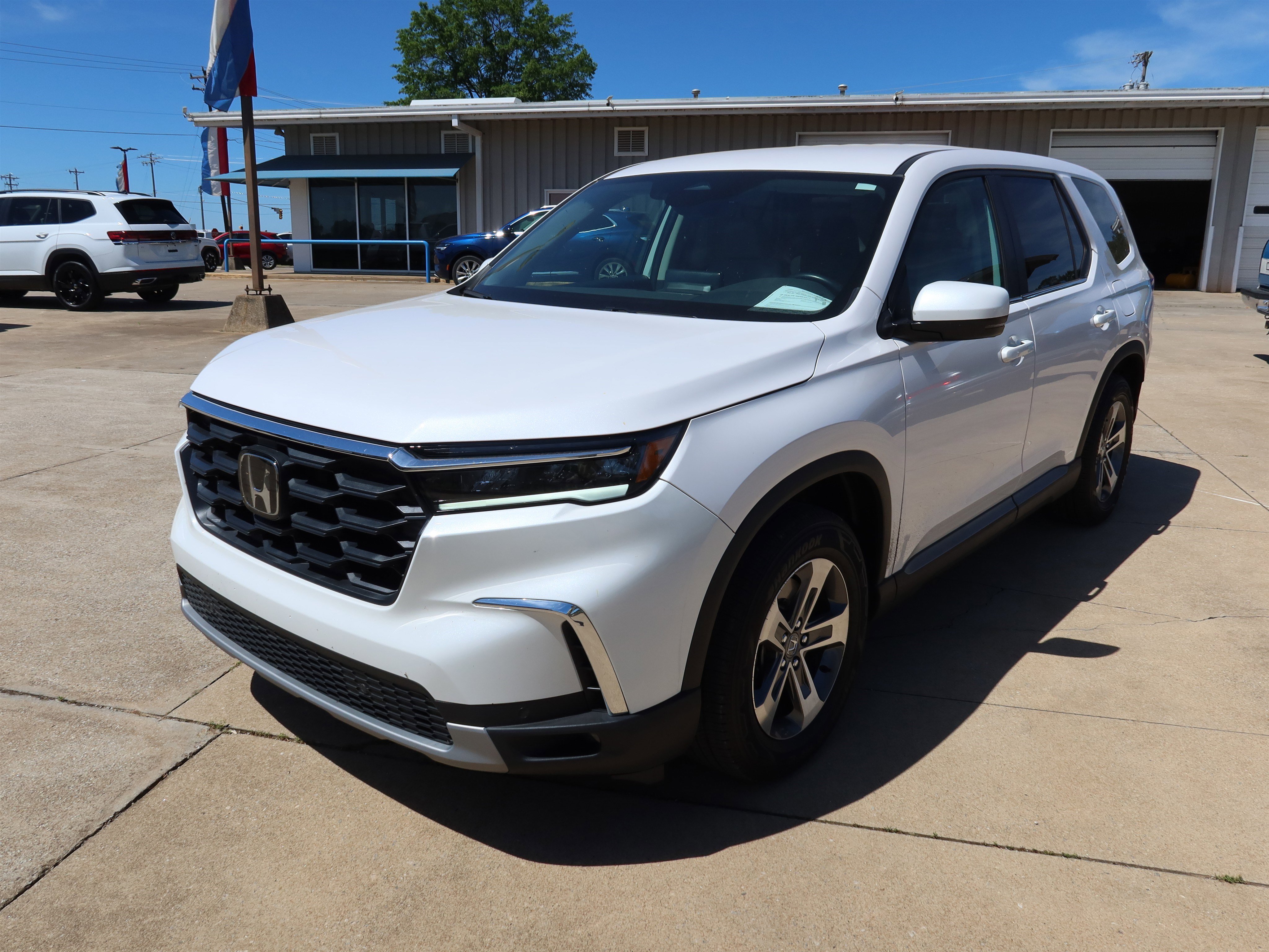 Used 2025 Honda Pilot EX-L image 9