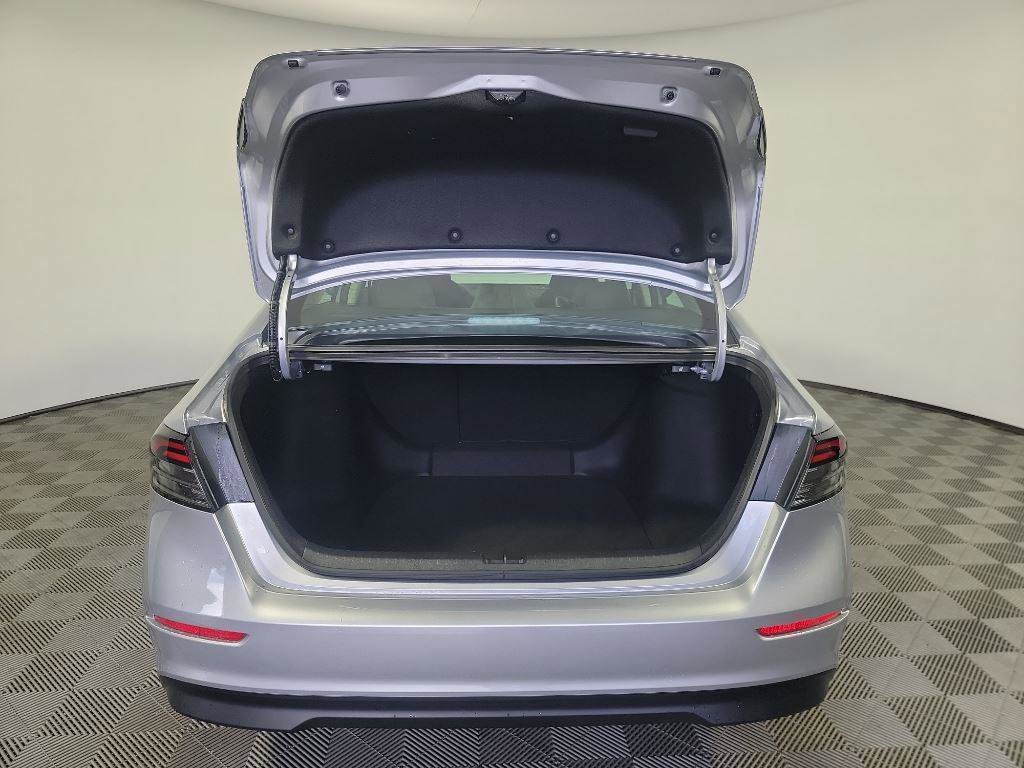 Used 2025 Honda Accord SE image 6