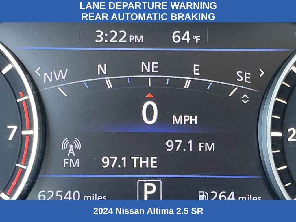 Used 2024 Nissan Altima 2.5 SR w/ SR Premium Package image 10