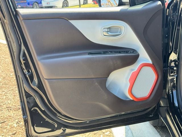 Used 2017 Jeep Renegade Limited image 21