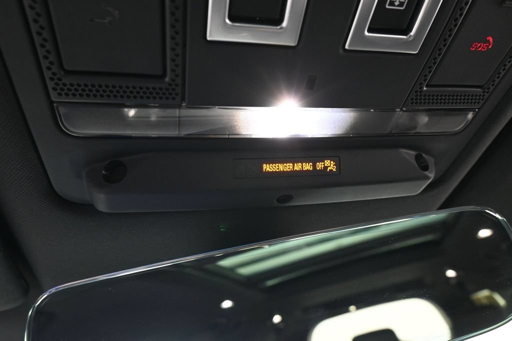 Used 2023 Land Rover Defender 130 SE AWD/4WD image 33