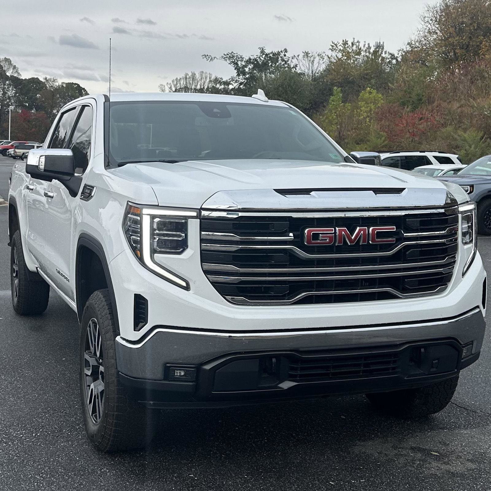 Used 2023 GMC Sierra 1500 SLT w/ SLT Convenience Package image 7