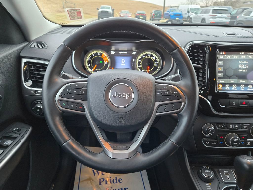 Used 2020 Jeep Cherokee Limited image 18