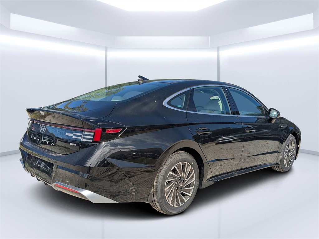 New 2025 Hyundai Sonata SEL image 3