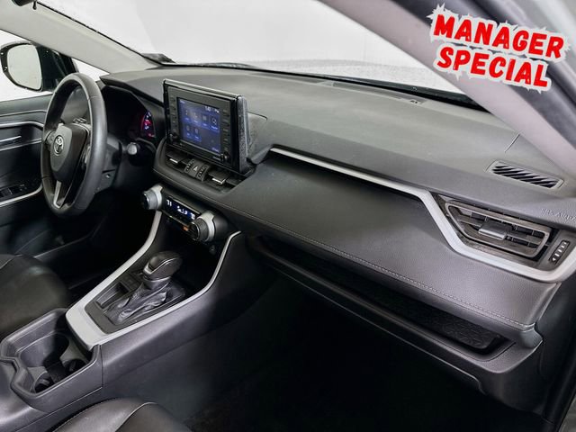 Used 2021 Toyota RAV4 XLE Premium image 31