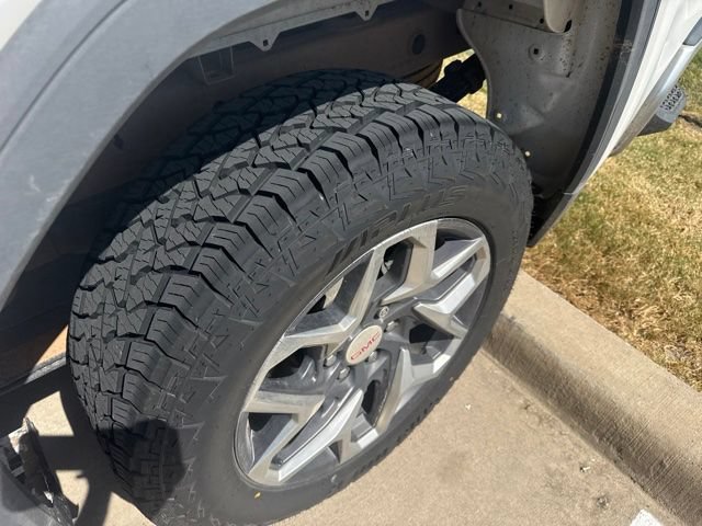 Used 2022 GMC Sierra 1500 SLE AWD/4WD image 5