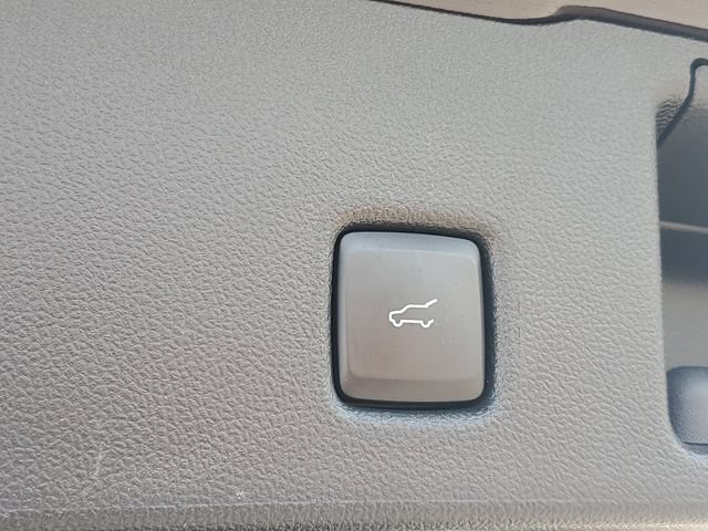 Used 2023 Ford Escape ST-Line w/ Tech Pack #1 AWD/4WD image 10