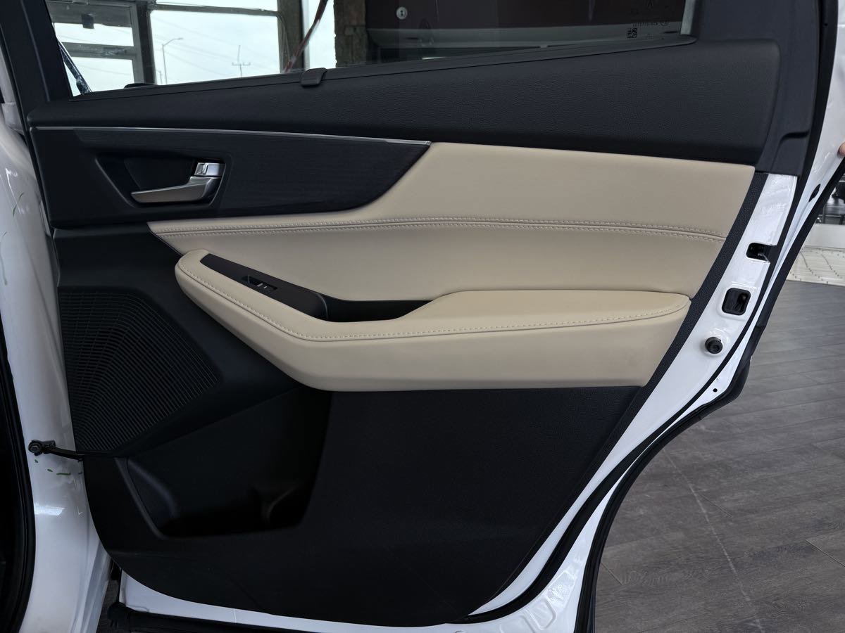 Used 2023 Acura MDX SH-AWD w/ Advance Package image 34