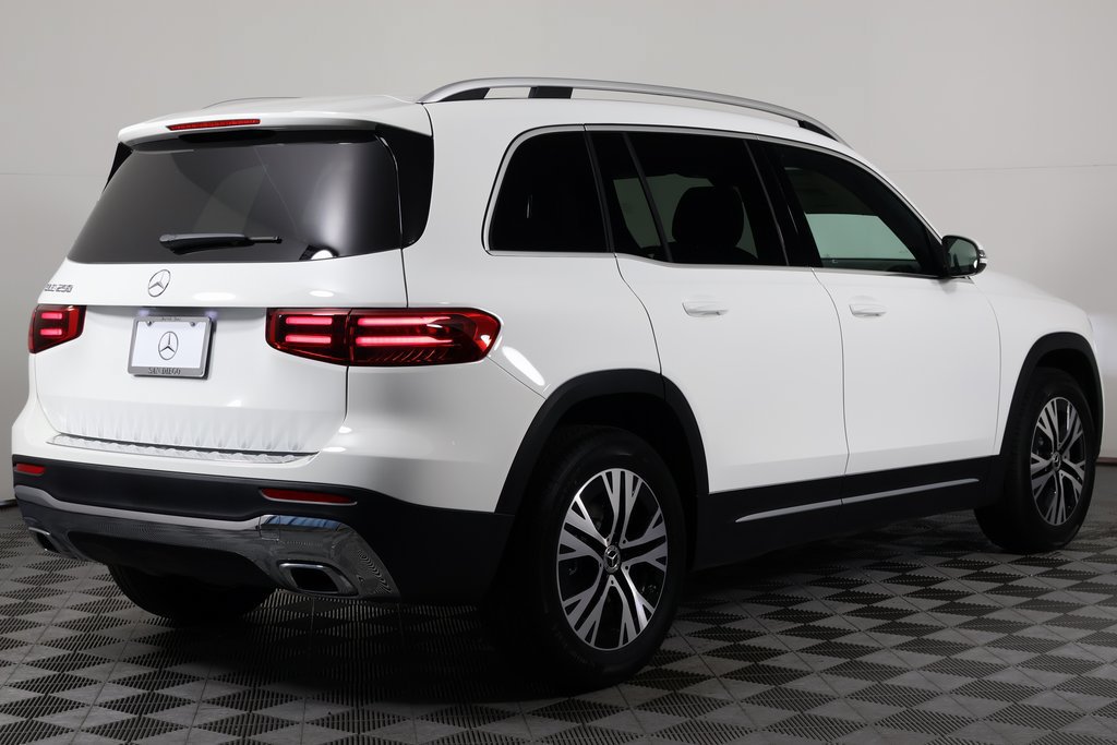 New 2026 Mercedes-Benz GLB 250 image 2