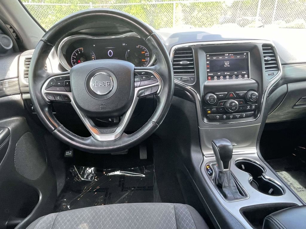 Used 2020 Jeep Grand Cherokee Laredo AWD/4WD image 20