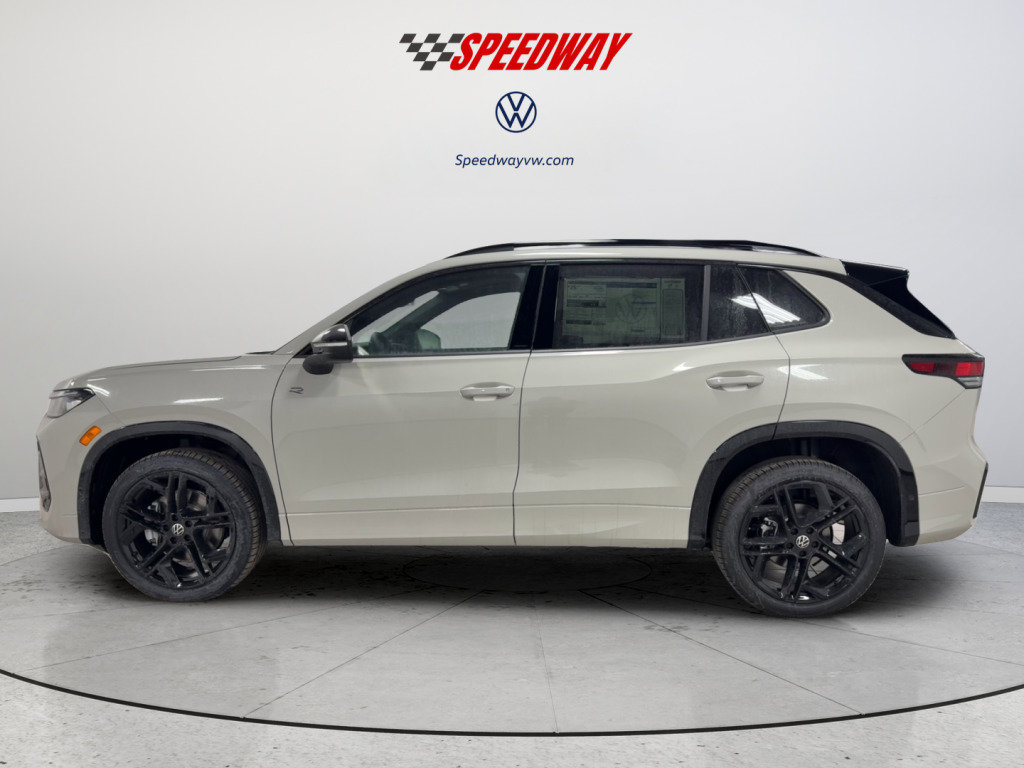 New 2026 Volkswagen Tiguan SE R-Line AWD/4WD image 9