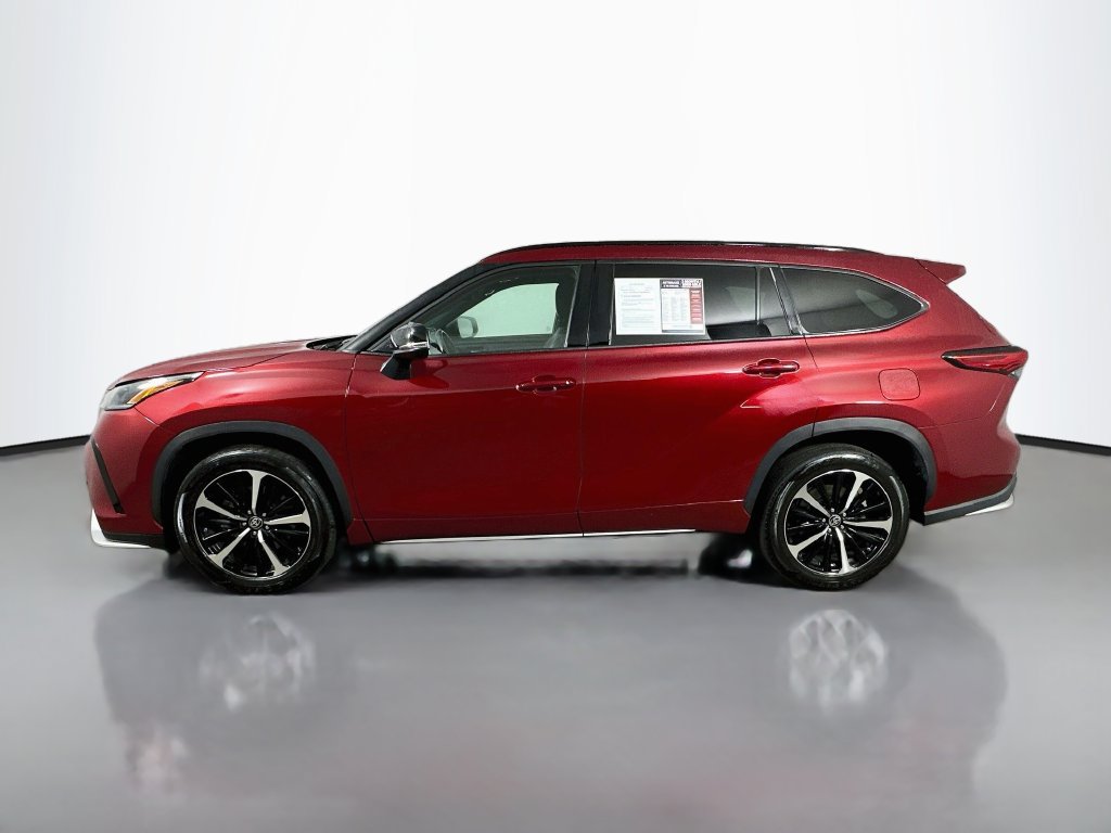 Used 2021 Toyota Highlander XSE AWD/4WD image 5