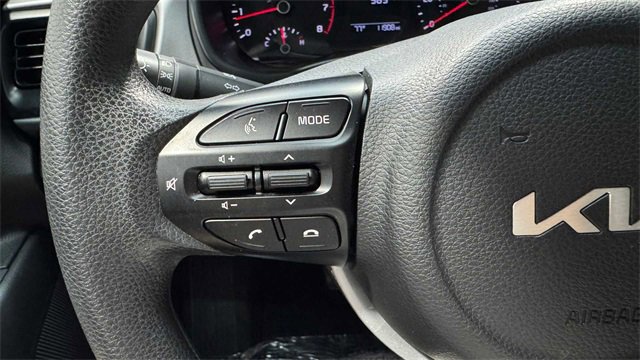 Used 2022 Kia Rio LX image 25