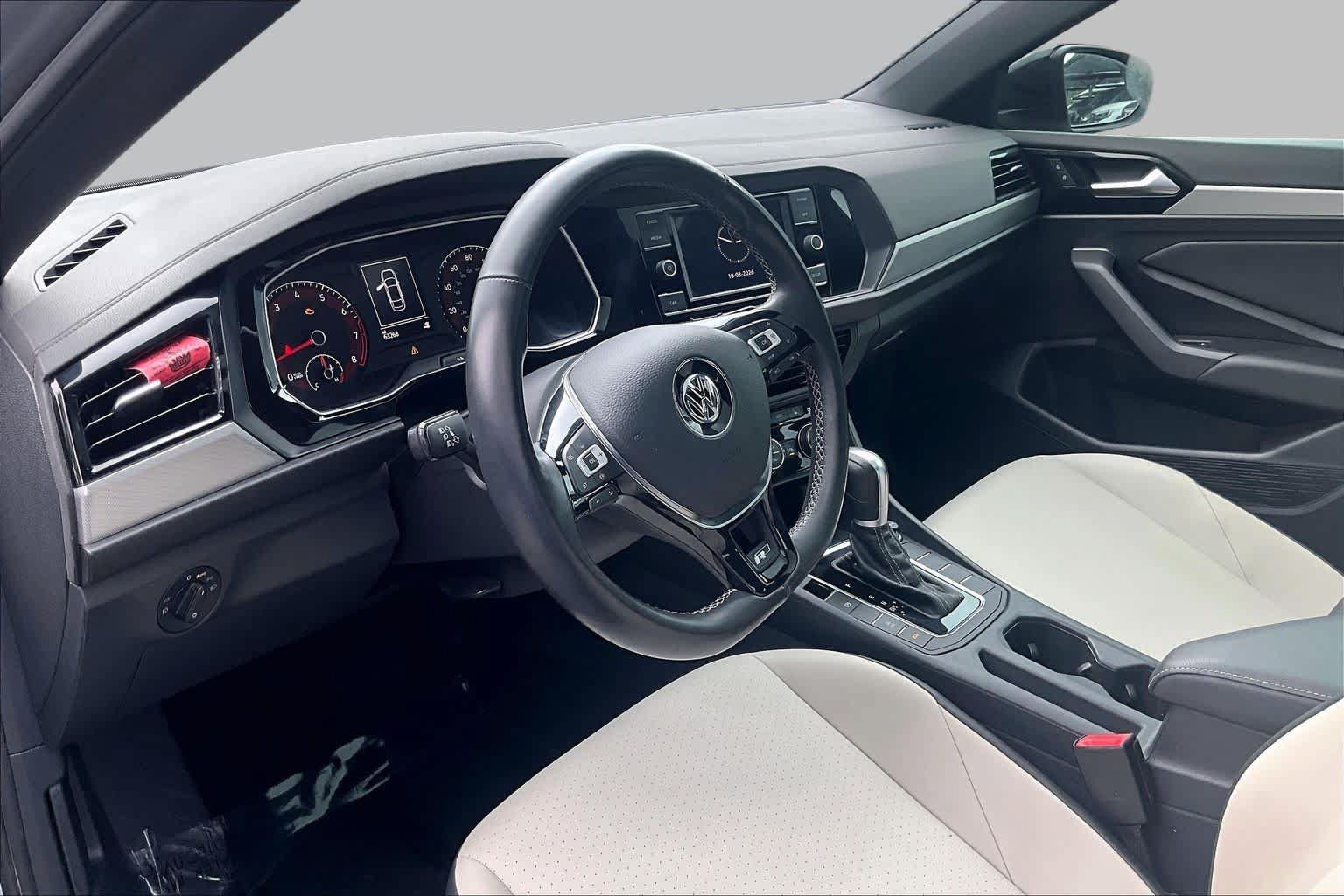 Used 2019 Volkswagen Jetta R-Line w/ R-Line Cold Weather Package FWD image 18