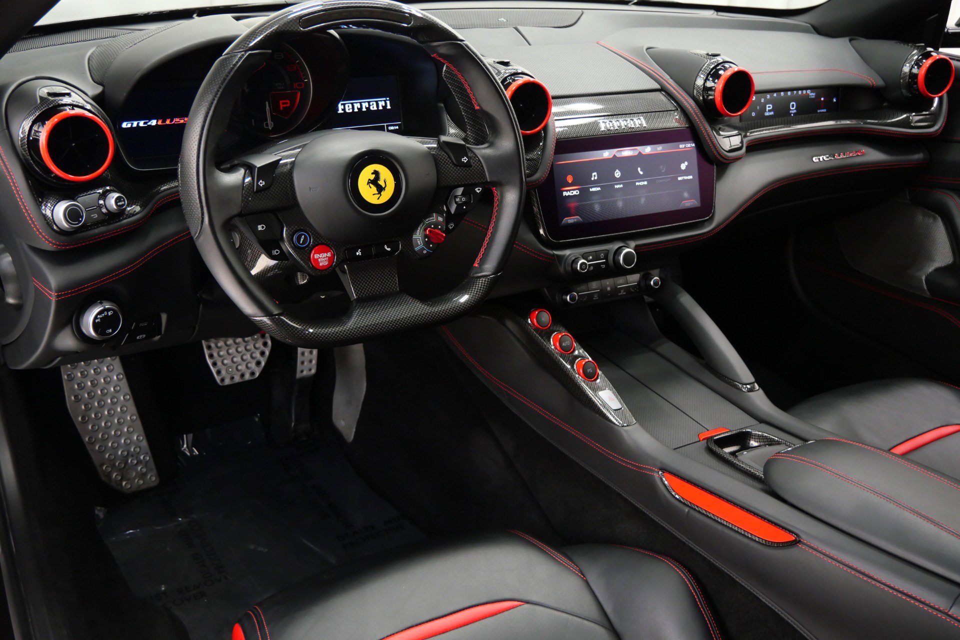 Used 2018 Ferrari GTC4Lusso image 13