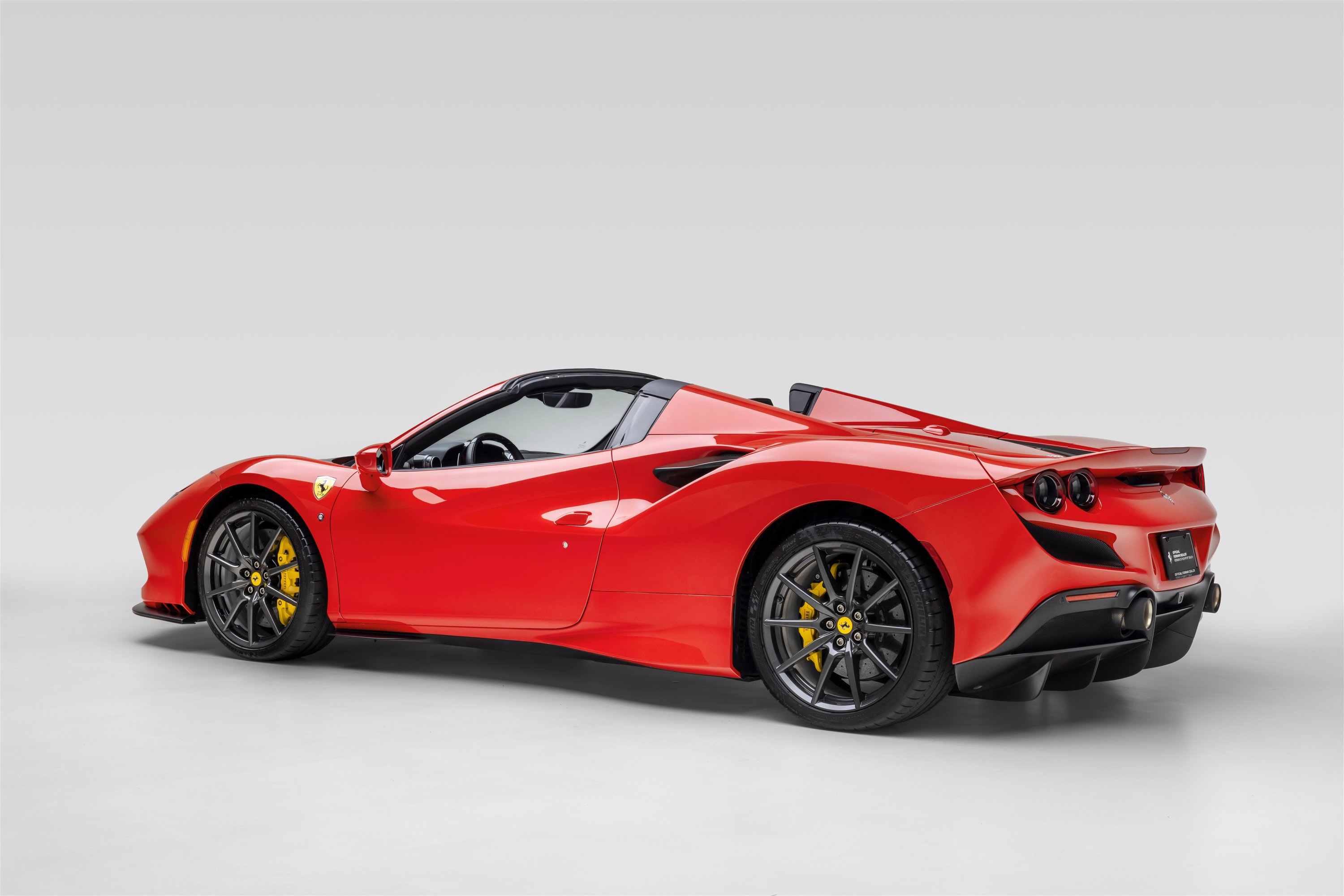 Certified 2022 Ferrari F8 Tributo RWD image 5