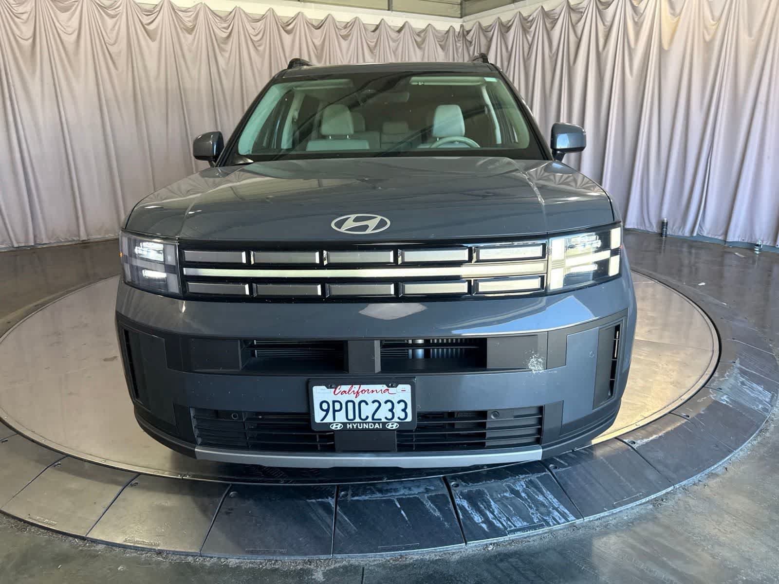 Used 2024 Hyundai Santa Fe SEL FWD image 2