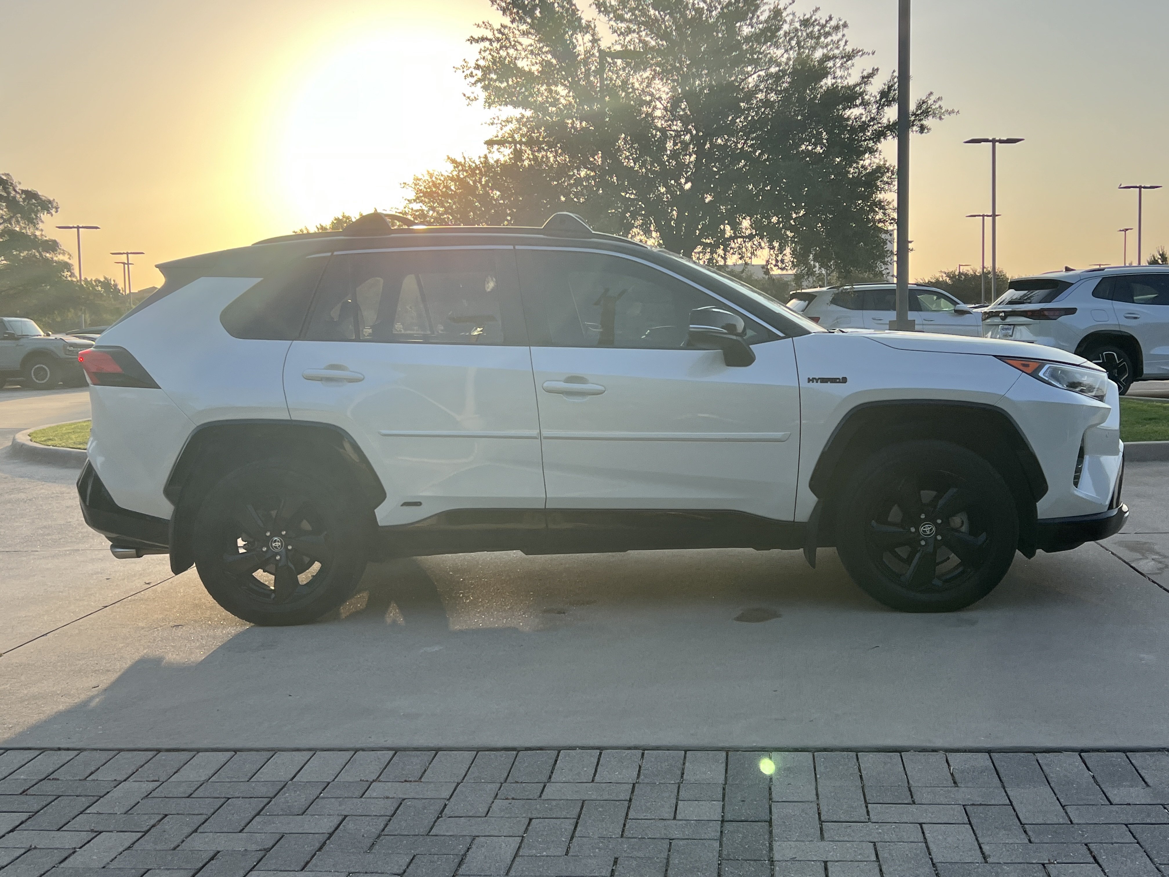 Used 2020 Toyota RAV4 XSE AWD/4WD image 10