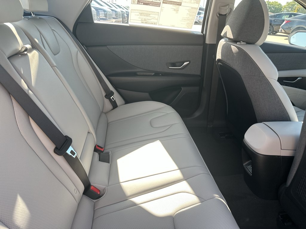 New 2026 Hyundai Elantra Limited FWD image 5