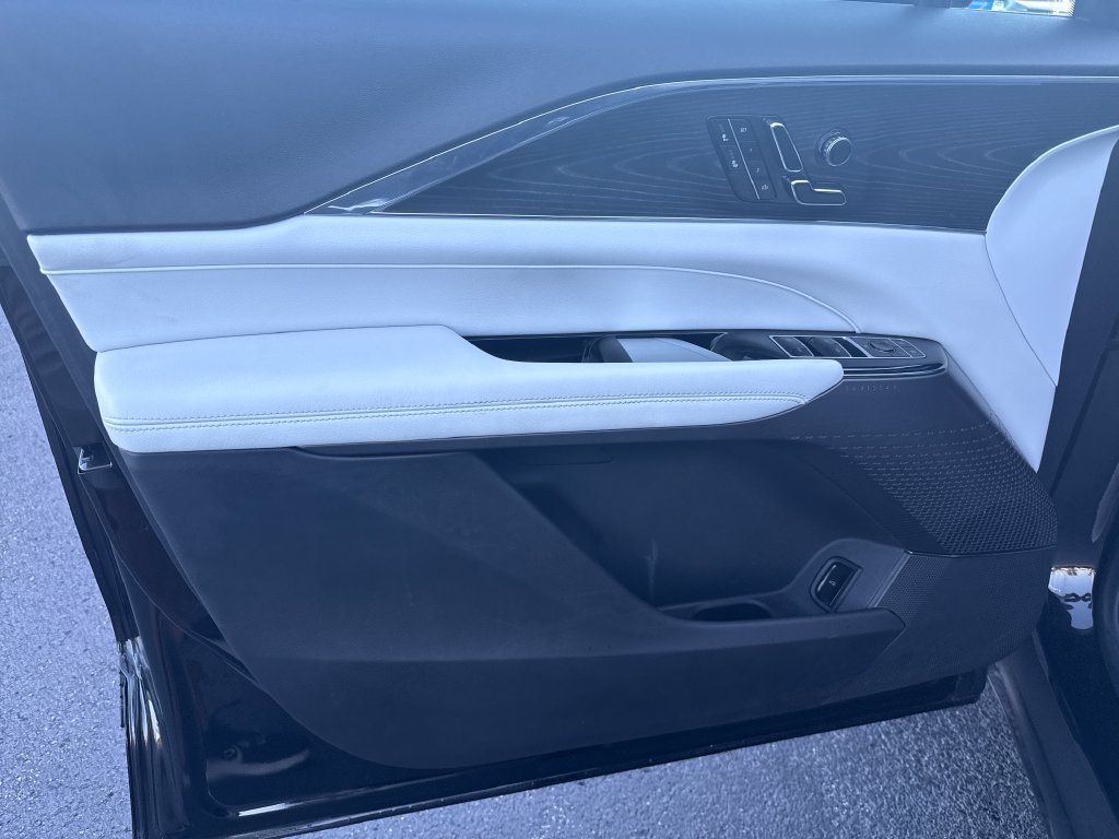 Used 2024 Cadillac Lyriq Luxury RWD image 10