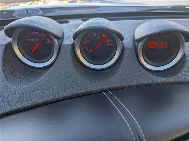 Used 2009 Nissan 370Z Touring image 18