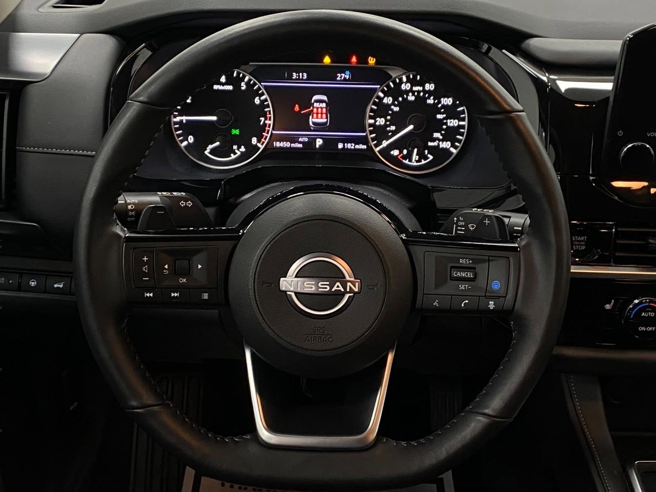 Used 2025 Nissan Pathfinder SL image 15