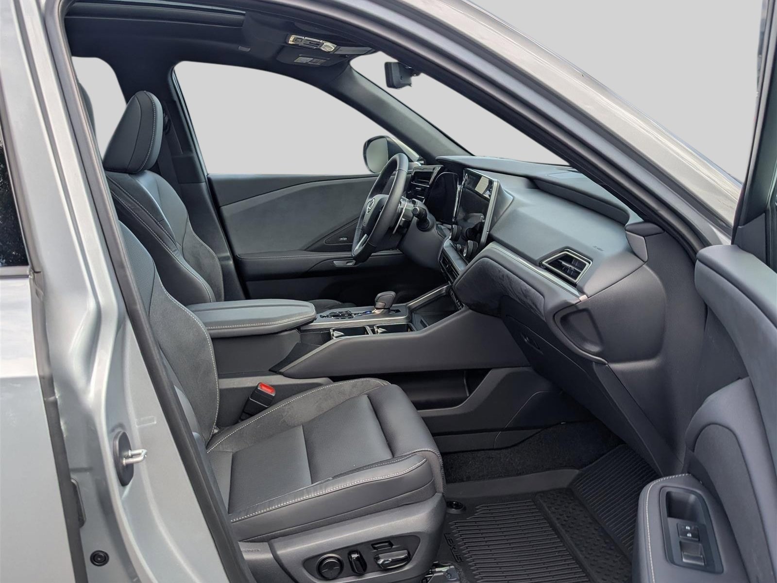 Used 2025 Lexus TX 350 AWD image 11