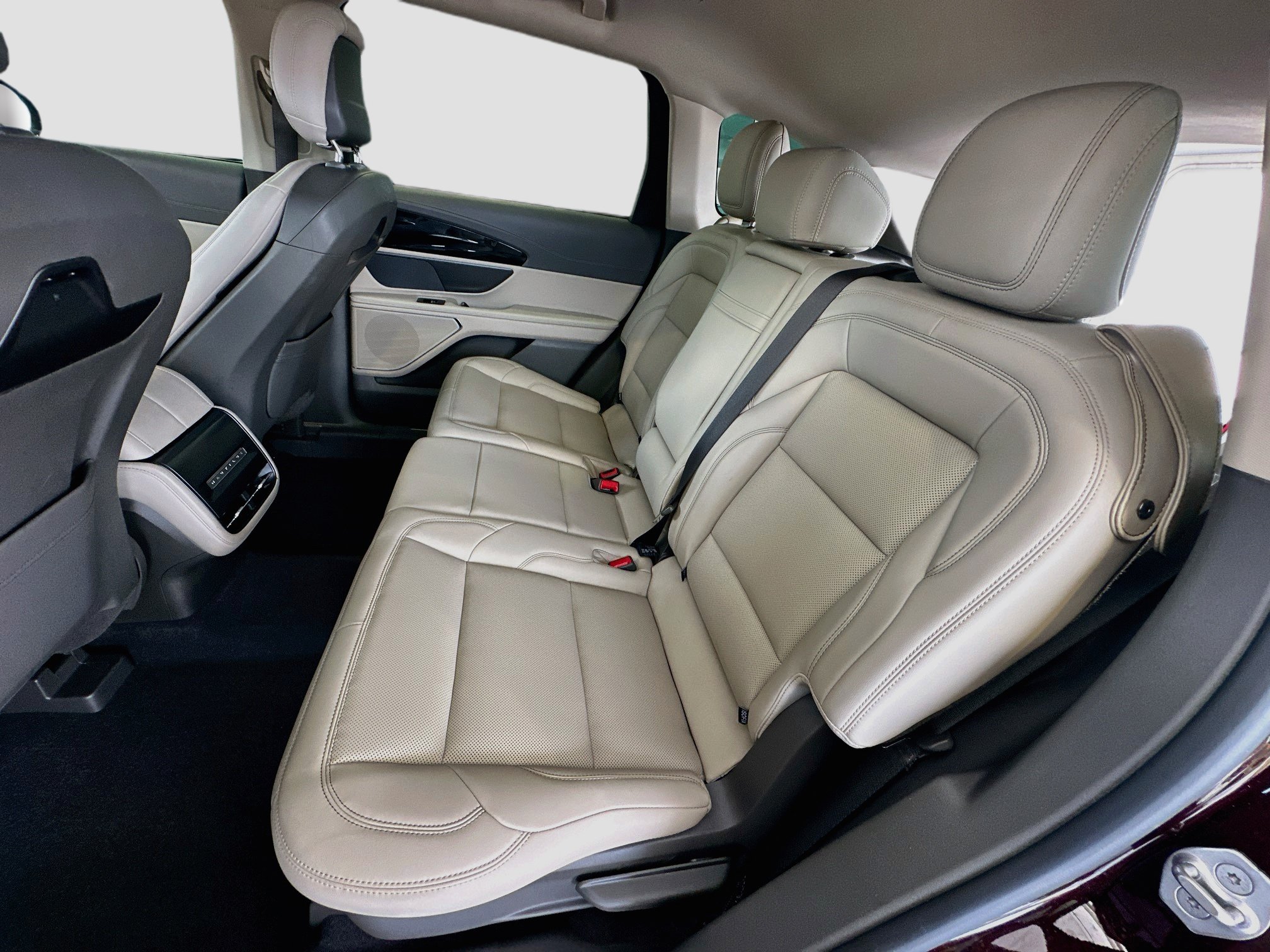 Used 2024 Lincoln Nautilus Premier AWD/4WD image 22