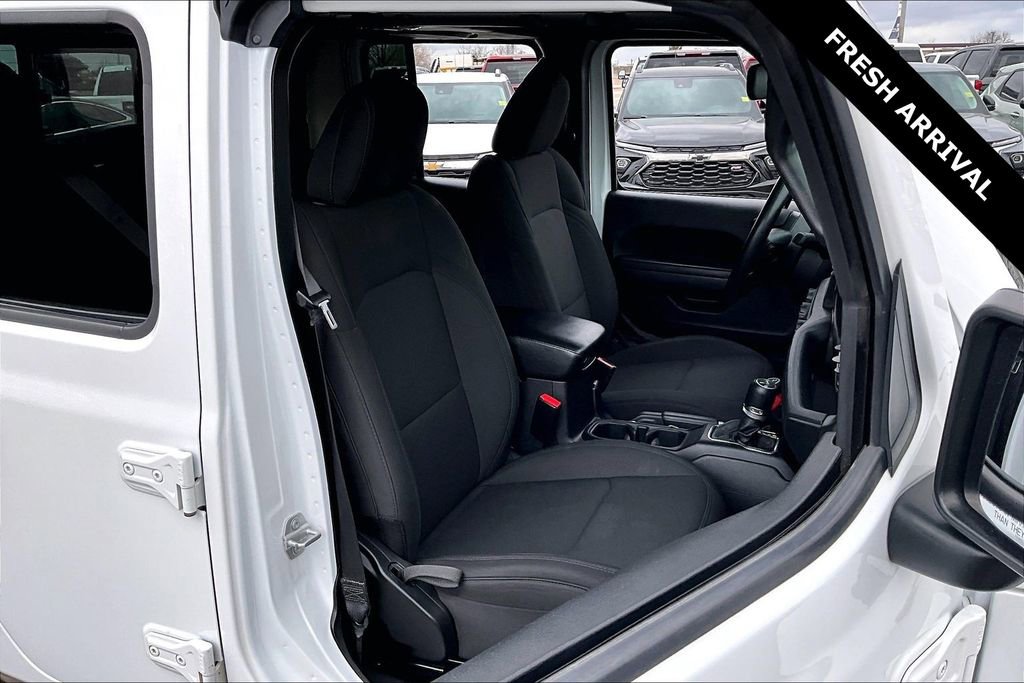 Used 2022 Jeep Gladiator Sport w/ Trailer Tow Package image 28