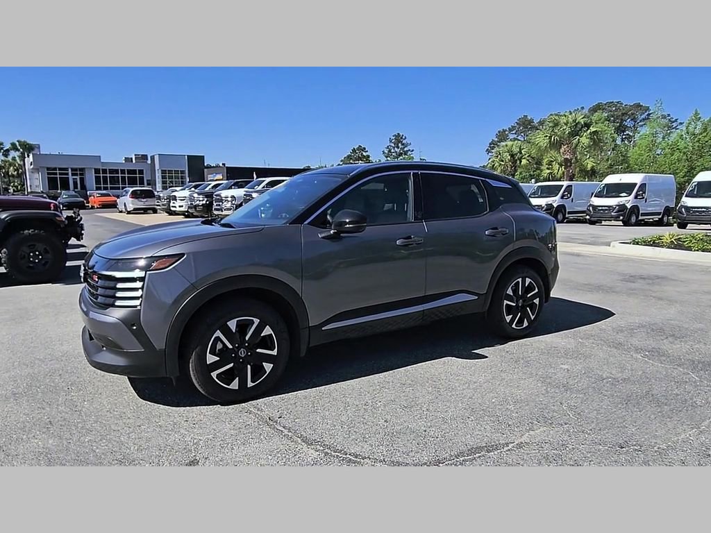 Used 2025 Nissan Kicks SR AWD/4WD image 39