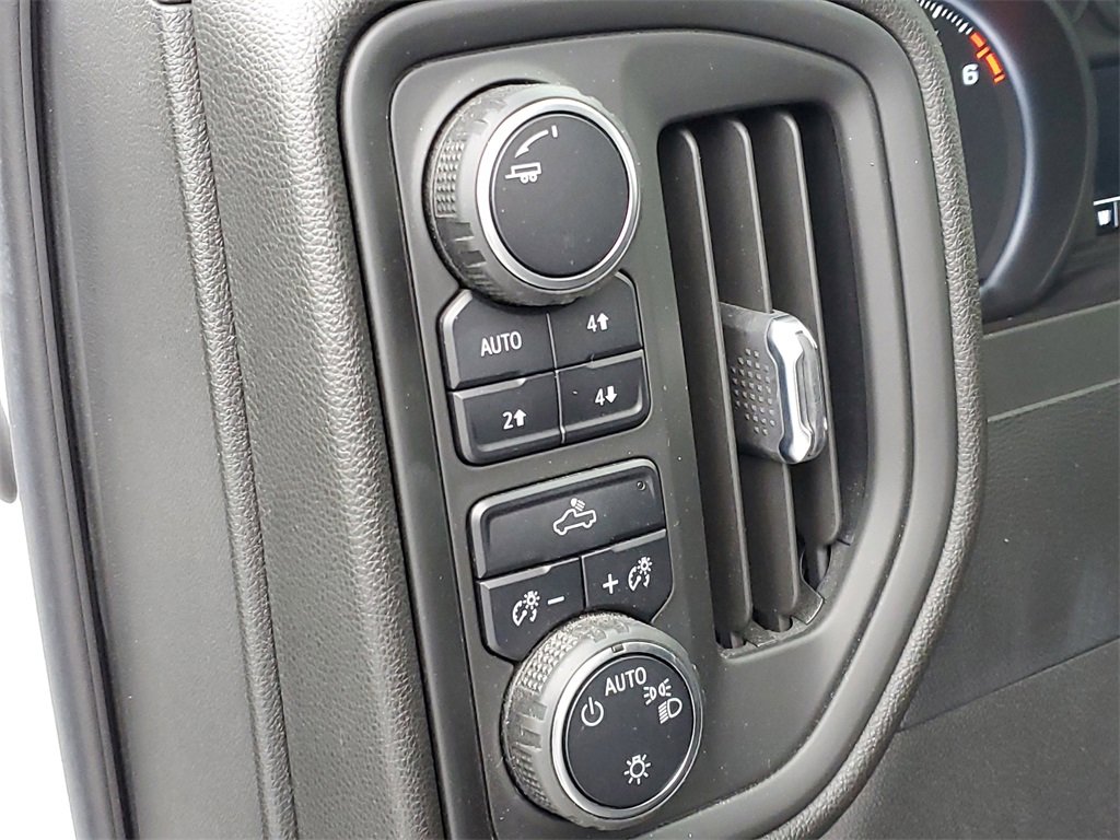 Certified 2021 Chevrolet Silverado 1500 Custom Trail Boss w/ LPO, Dark Essentials Package image 7